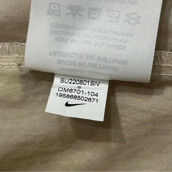 NWT Nike Air Sportswear Beige Hooded 1/2 Zip Pullover Windbreaker Coat Small - Picture 6 of 6